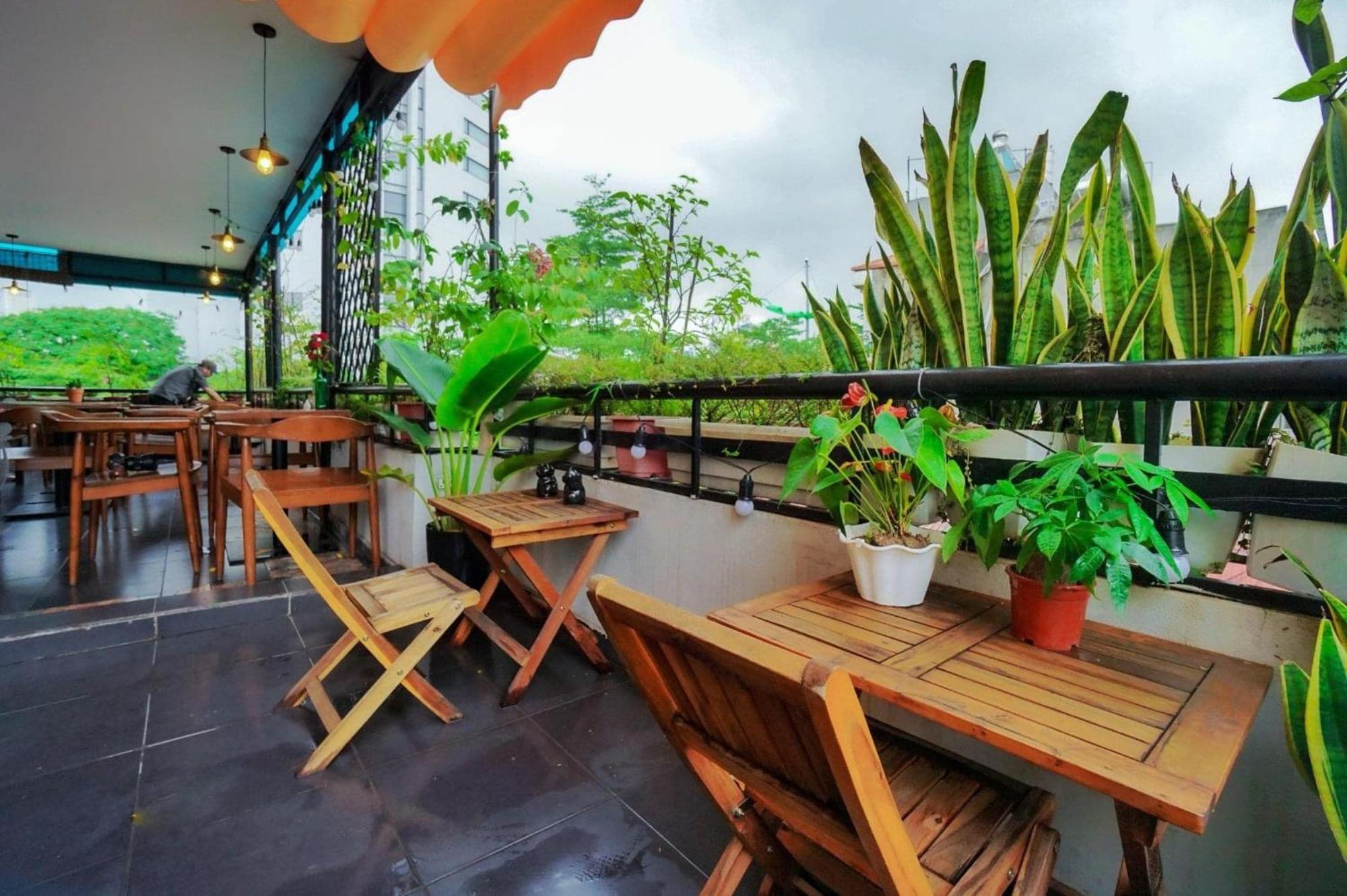 Hotel Khach San Giao Thong Hanoi